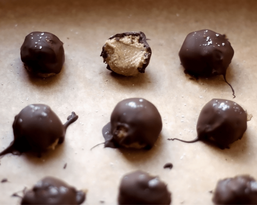 Collagen Protein Balls (Paleo and Keto) – Renewed Health Co.